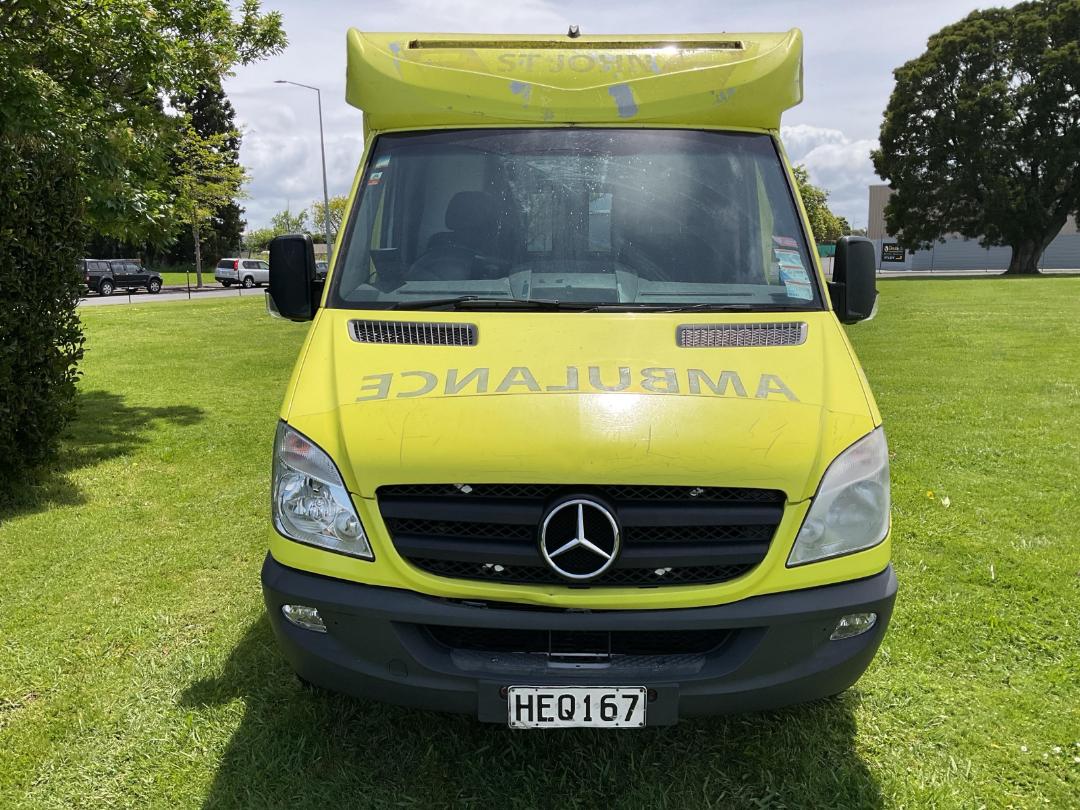 Photo '15' of Mercedes-Benz Sprinter C/C 319 CDI 3665 S Ambulance Photo '15' of Mercedes-Benz Sprinter C/C 319 CDI 3665 S Ambulance