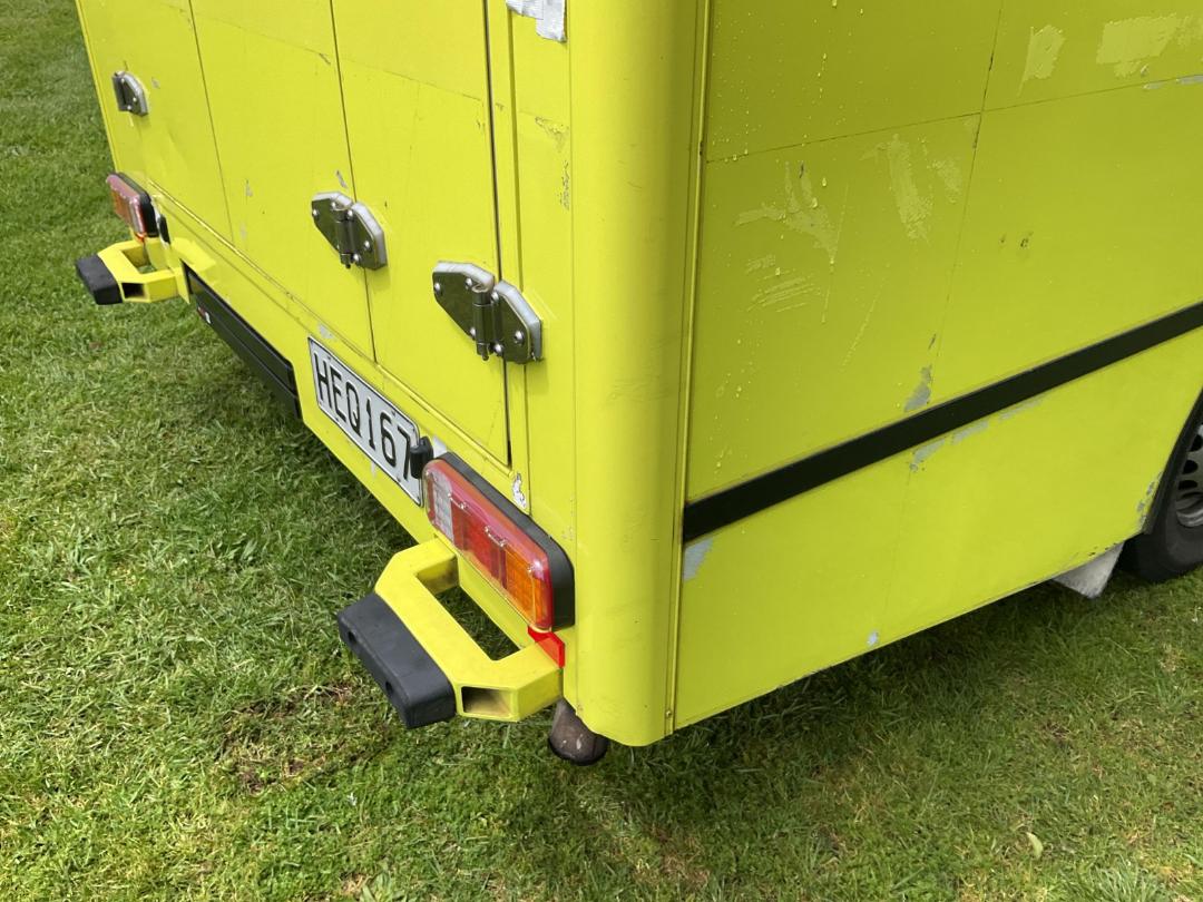 Photo '37' of Mercedes-Benz Sprinter C/C 319 CDI 3665 S Ambulance Photo '37' of Mercedes-Benz Sprinter C/C 319 CDI 3665 S Ambulance