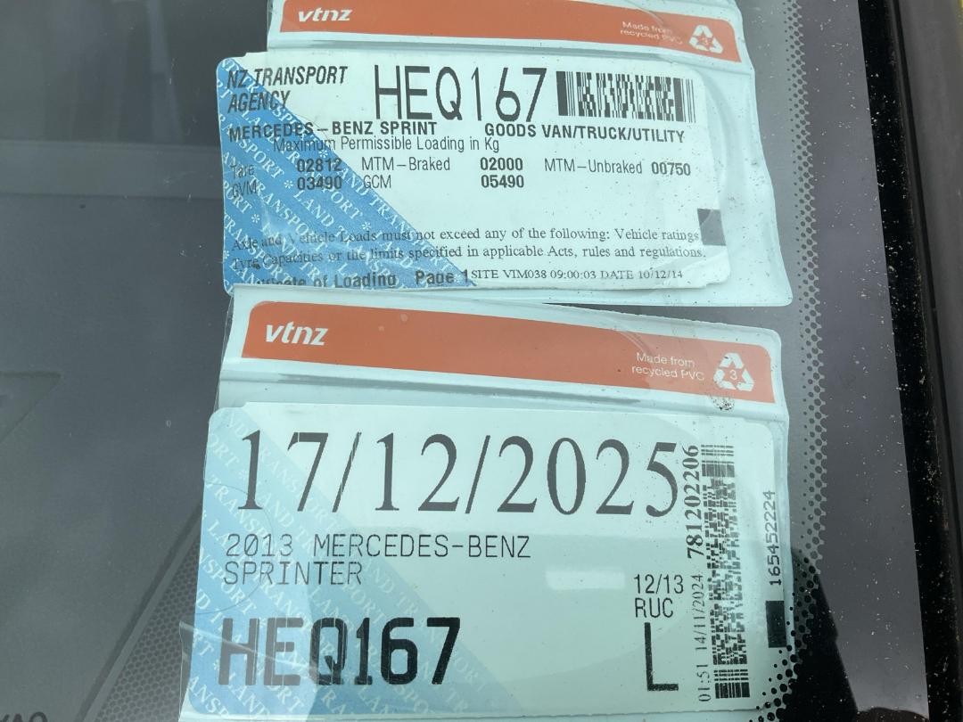 Photo '48' of Mercedes-Benz Sprinter C/C 319 CDI 3665 S Ambulance Photo '48' of Mercedes-Benz Sprinter C/C 319 CDI 3665 S Ambulance