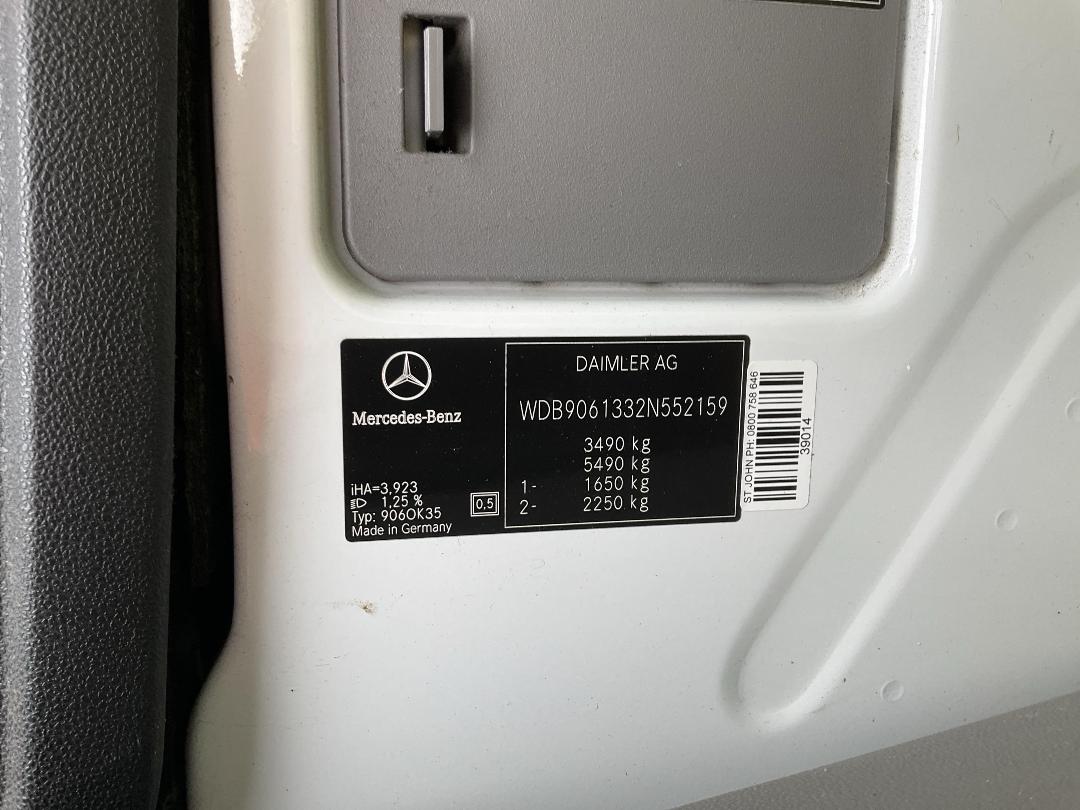 Photo '50' of Mercedes-Benz Sprinter C/C 319 CDI 3665 S Ambulance