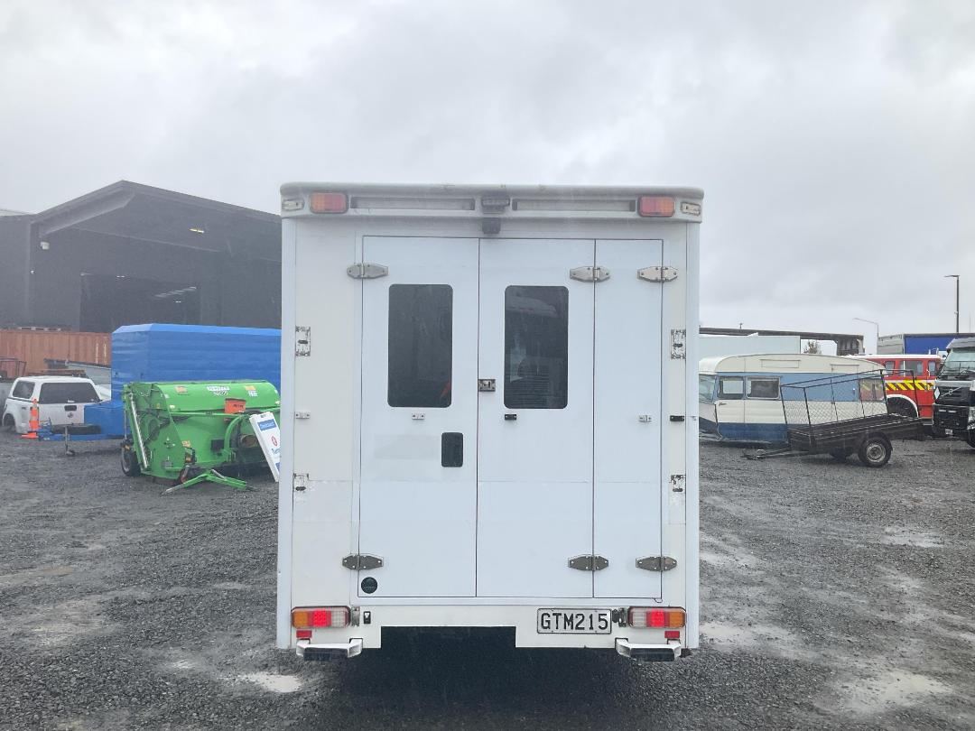 Photo '9' of Mercedes-Benz Sprinter C/C 319 CDI 3665 S Ambulance Photo '9' of Mercedes-Benz Sprinter C/C 319 CDI 3665 S Ambulance