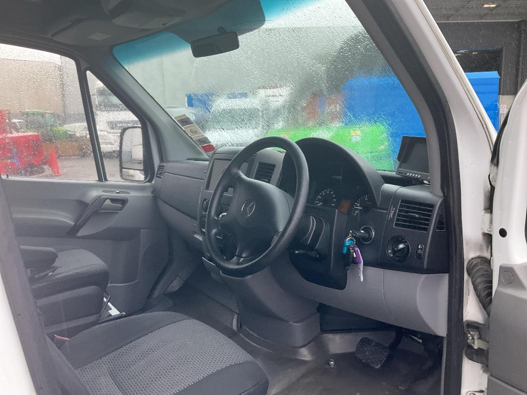 Photo '10' of Mercedes-Benz Sprinter C/C 319 CDI 3665 S Ambulance Photo '10' of Mercedes-Benz Sprinter C/C 319 CDI 3665 S Ambulance