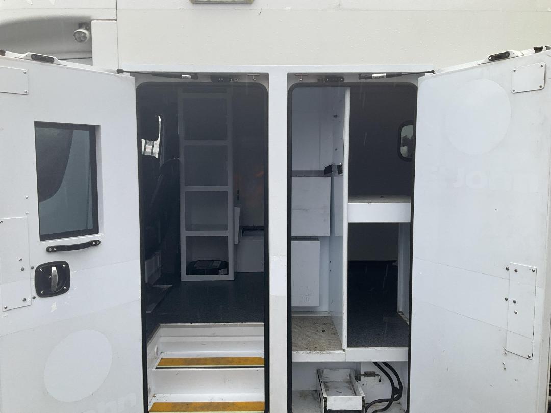 Photo '15' of Mercedes-Benz Sprinter C/C 319 CDI 3665 S Ambulance Photo '15' of Mercedes-Benz Sprinter C/C 319 CDI 3665 S Ambulance