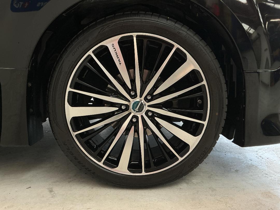 Photo '9' of Mitsubishi Delica