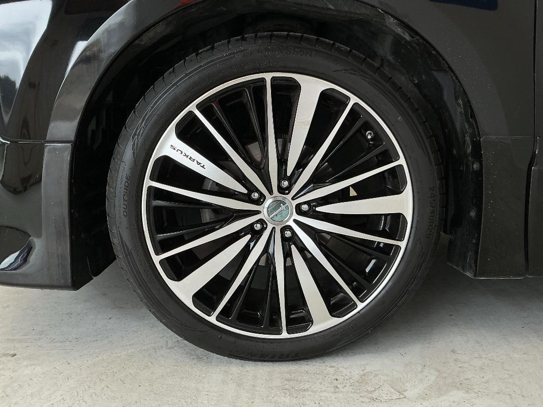 Photo '10' of Mitsubishi Delica