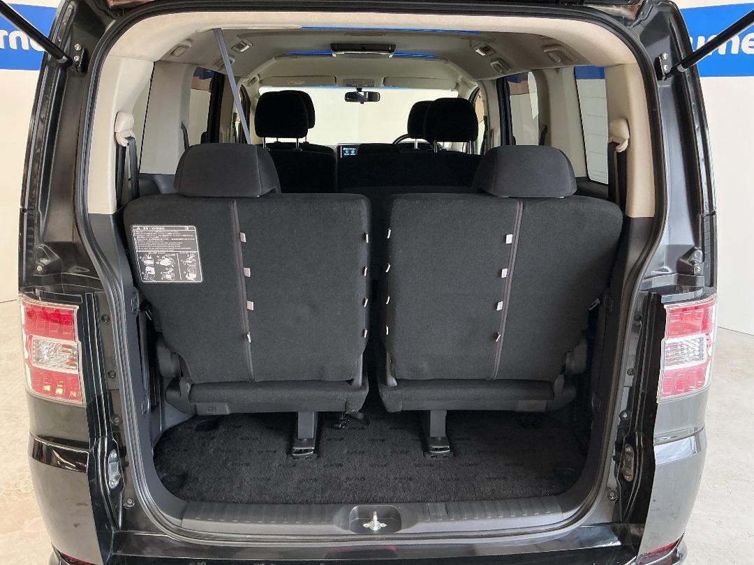 Photo '14' of Mitsubishi Delica