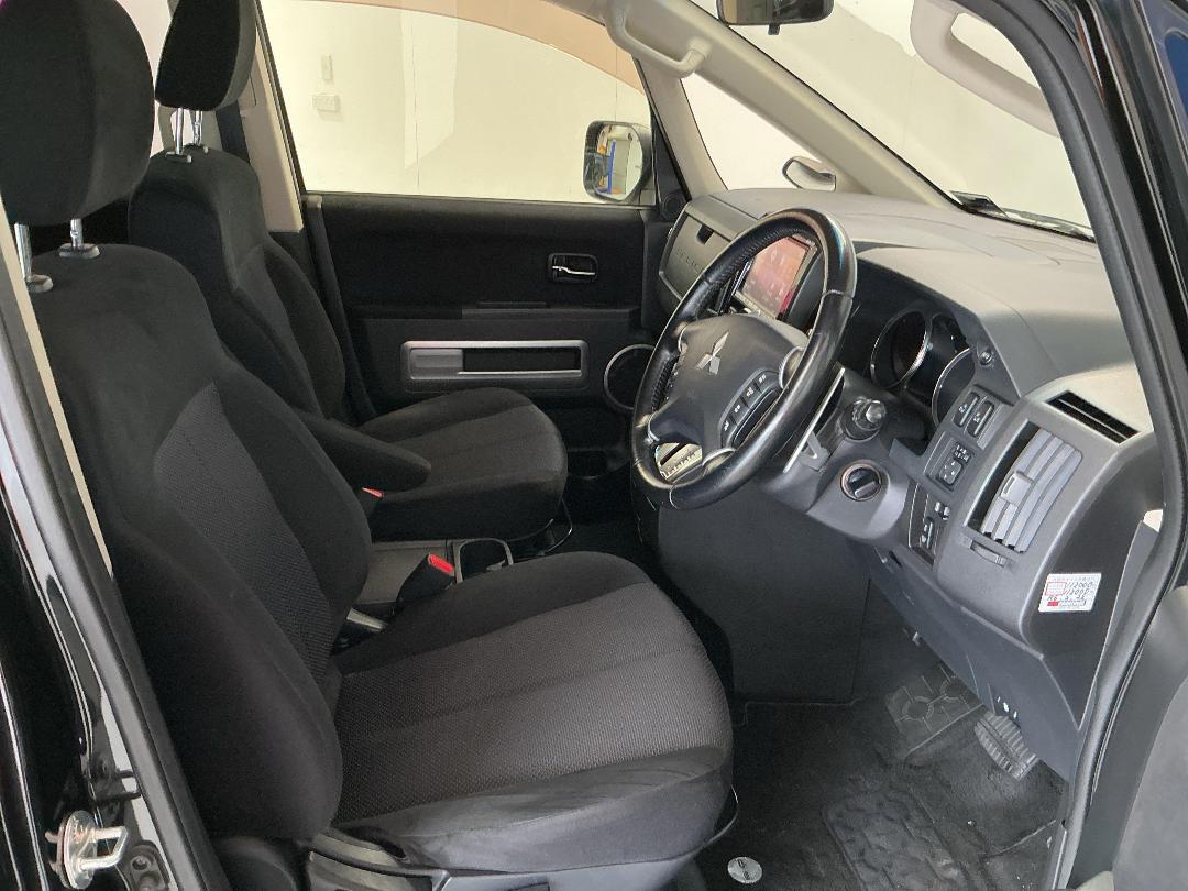 Photo '16' of Mitsubishi Delica