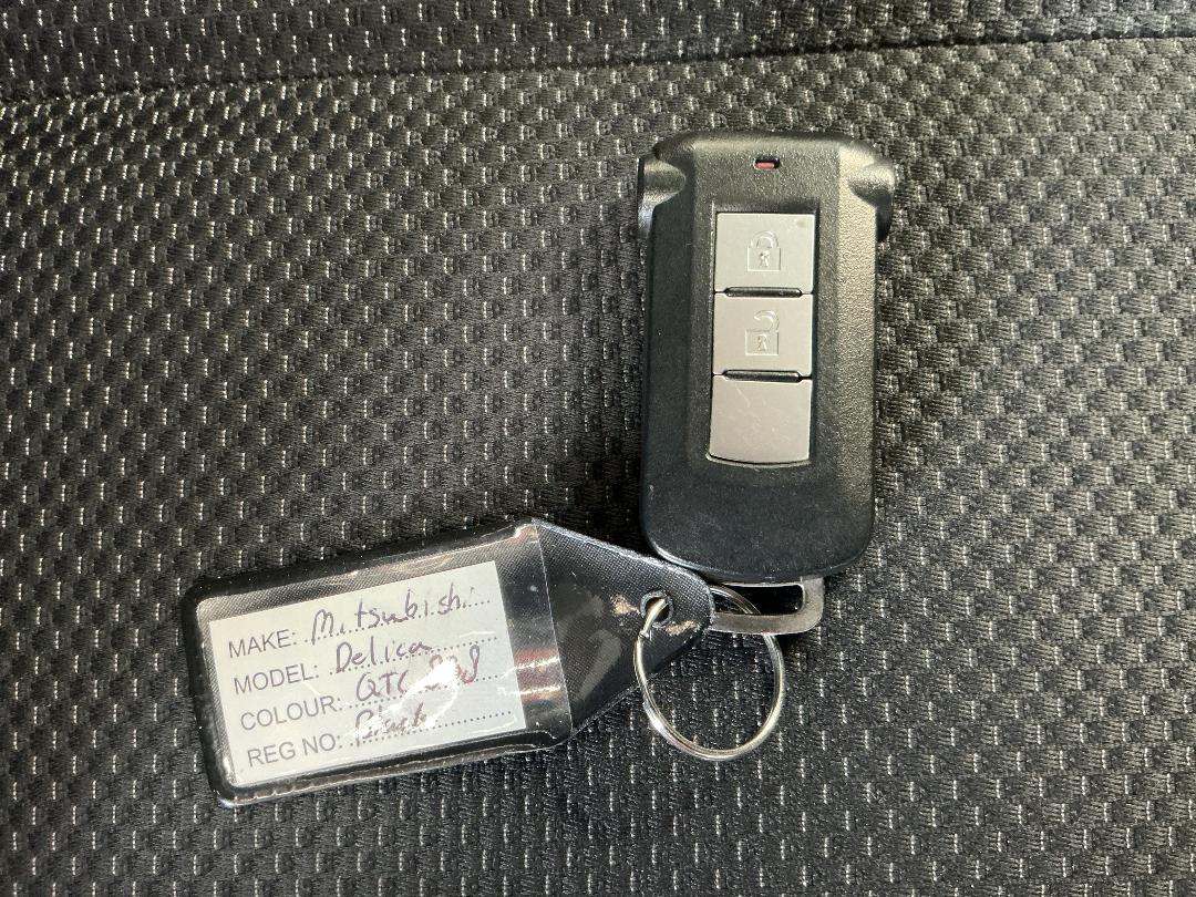 Photo '21' of Mitsubishi Delica