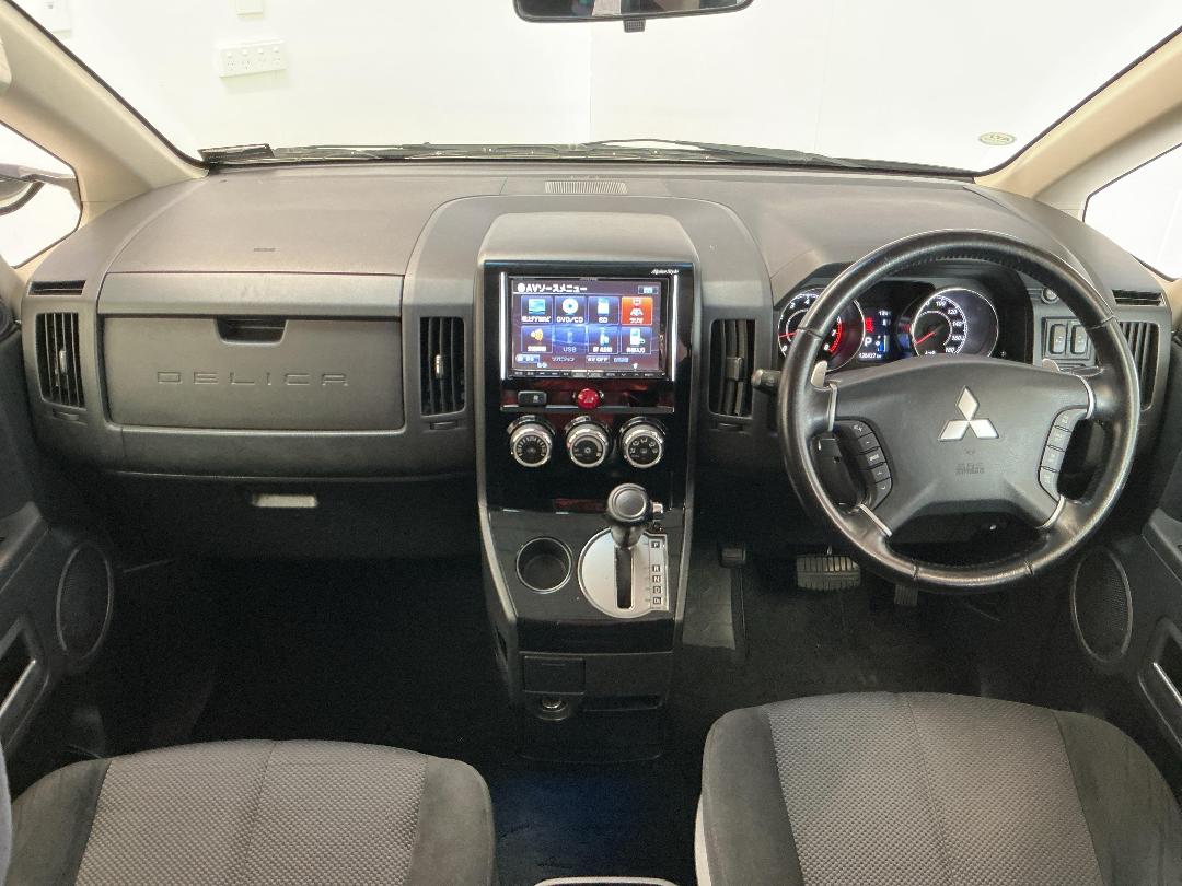 Photo '17' of Mitsubishi Delica