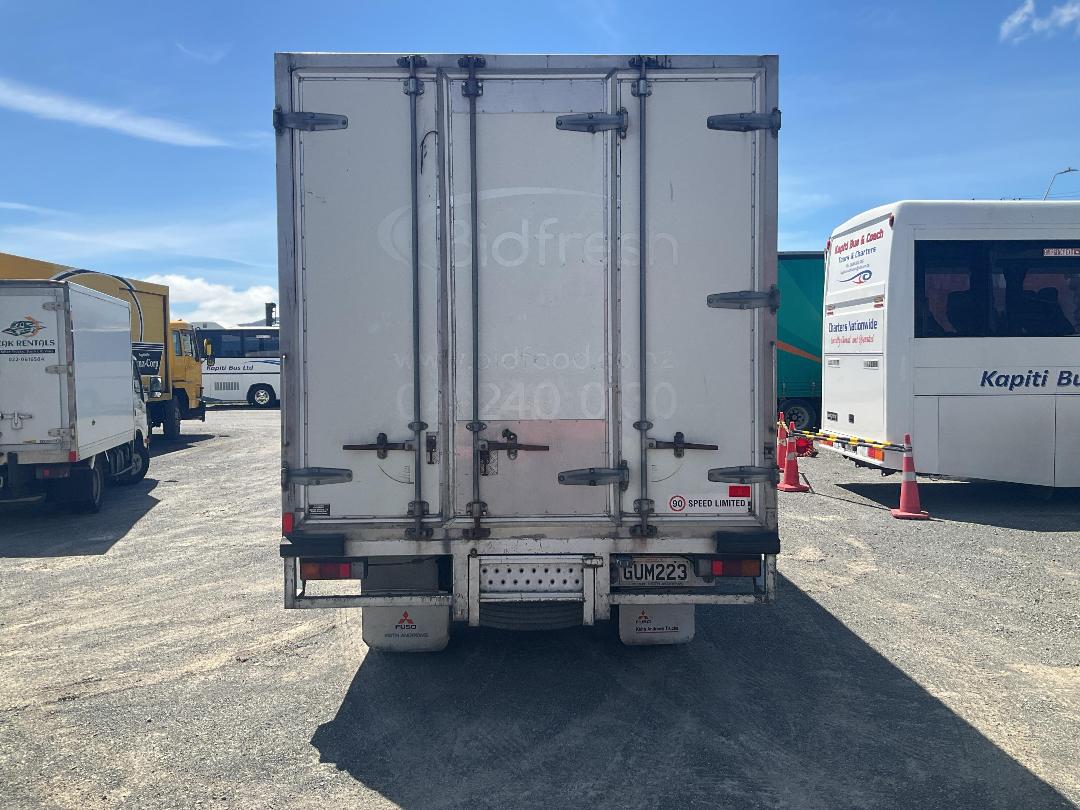 Photo '7' of Mitsubishi Fuso Canter FEB60G2 Chiller