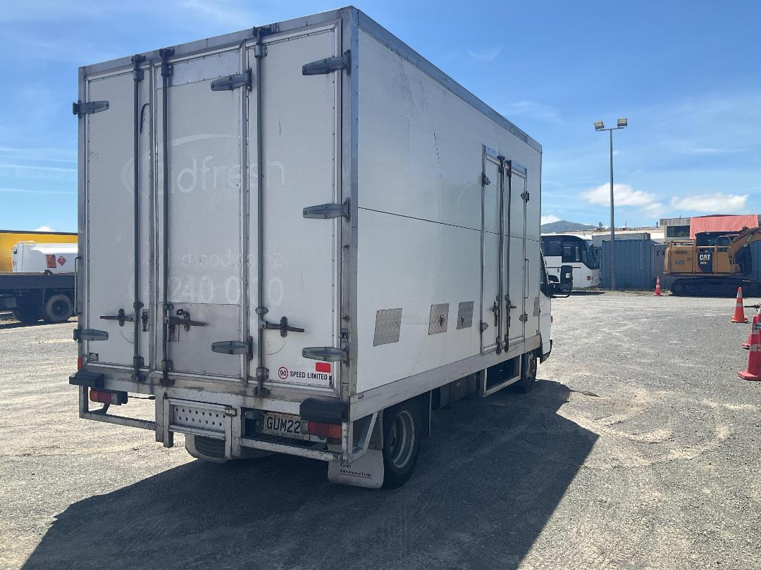 Photo '6' of Mitsubishi Fuso Canter FEB60G2 Chiller
