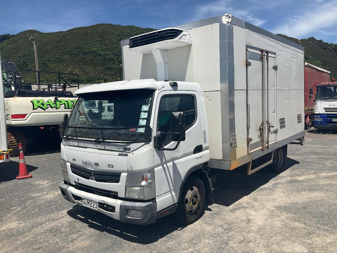 Photo '13' of Mitsubishi Fuso Canter FEB60G2 Chiller