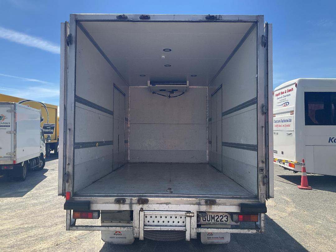 Photo '9' of Mitsubishi Fuso Canter FEB60G2 Chiller