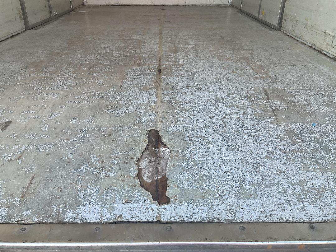 Photo '22' of Mitsubishi Fuso Canter FEB60G2 Chiller