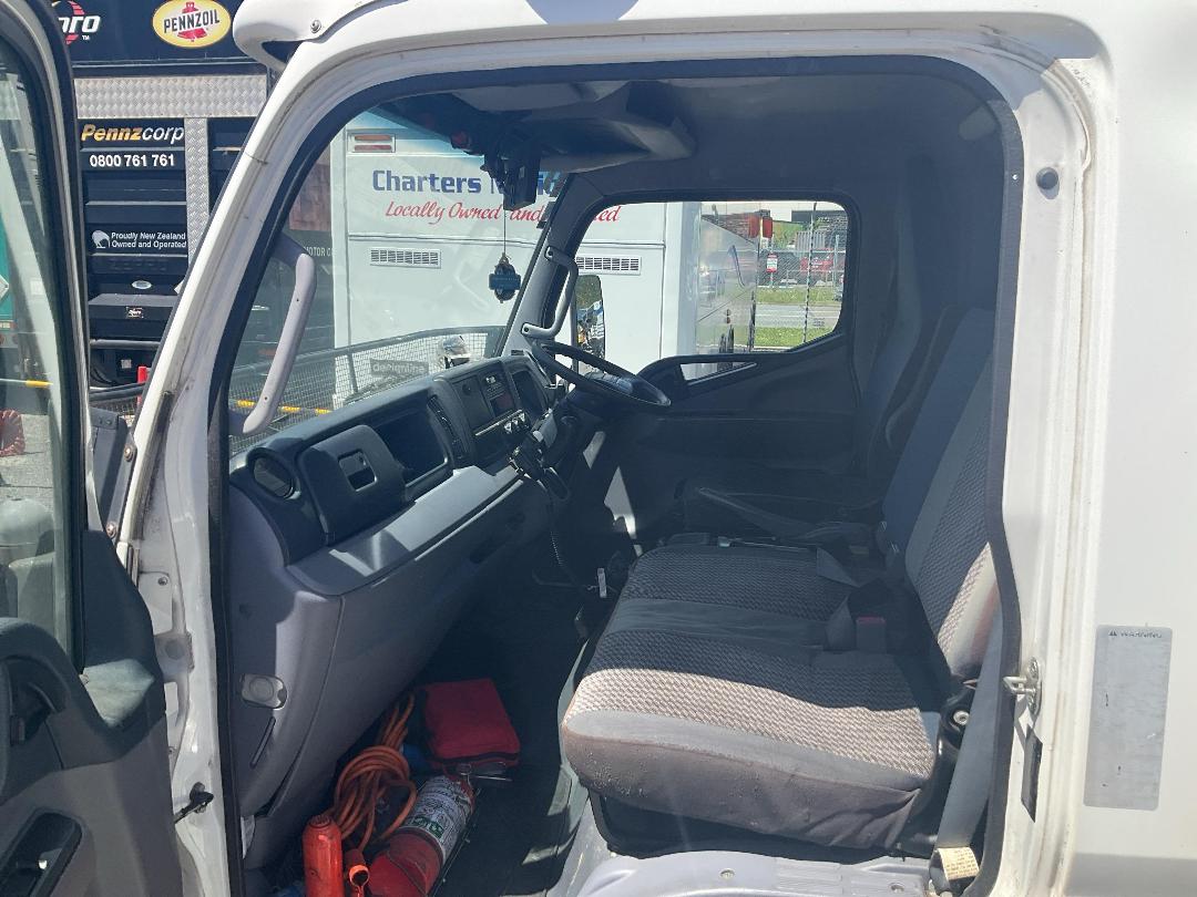 Photo '24' of Mitsubishi Fuso Canter FEB60G2 Chiller