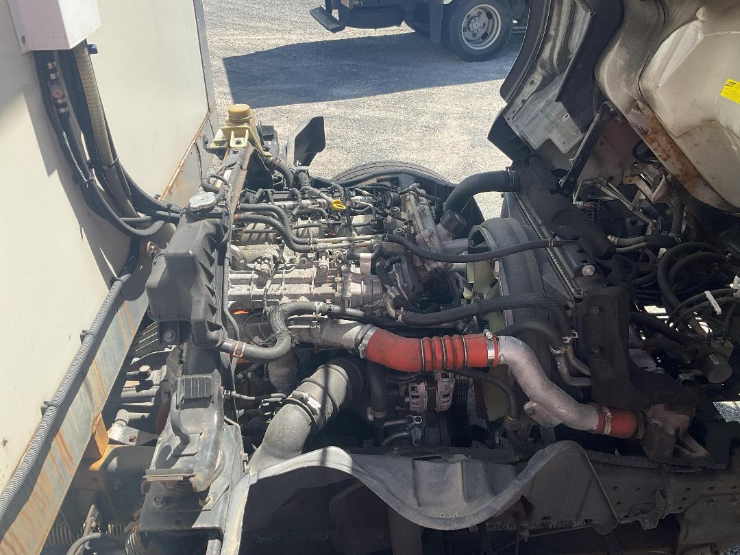 Photo '28' of Mitsubishi Fuso Canter FEB60G2 Chiller