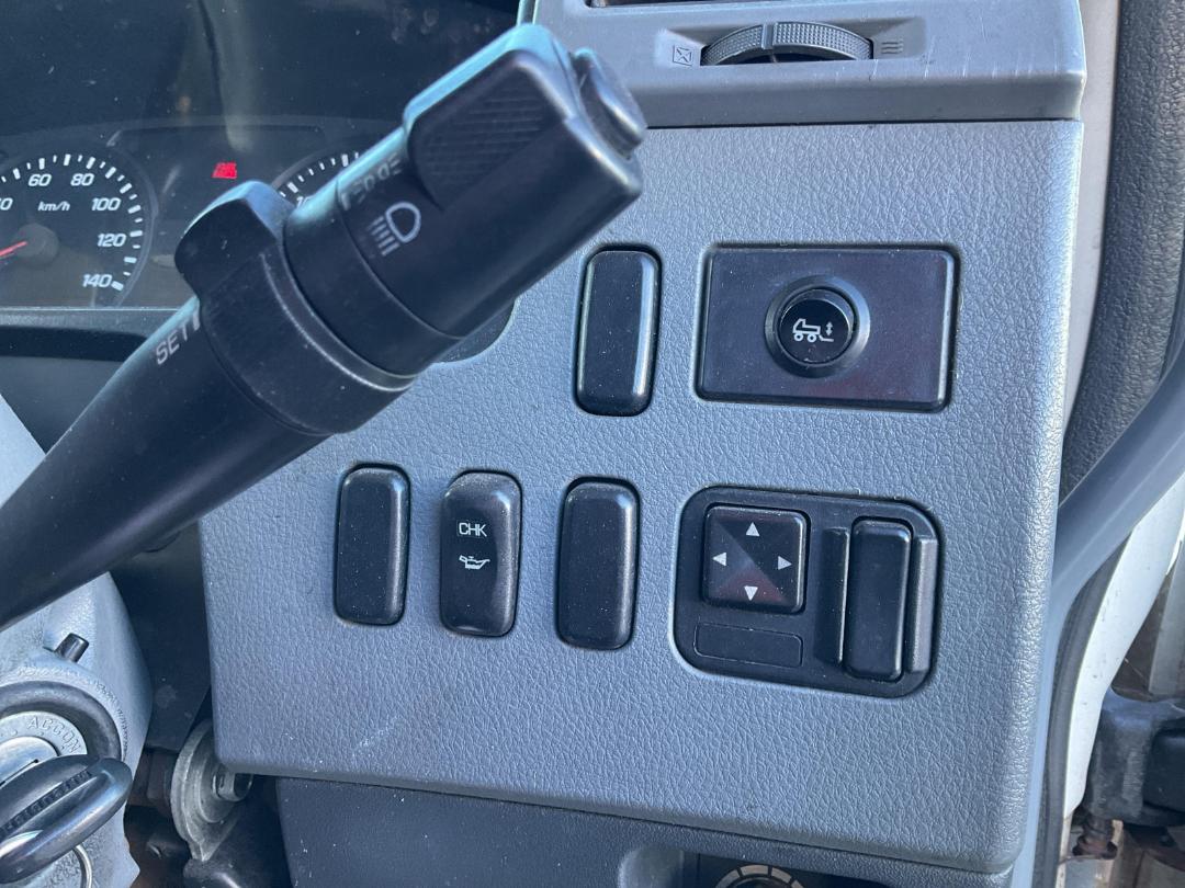 Photo '21' of Mitsubishi Fuso Fighter FU281U8 Curtainsider