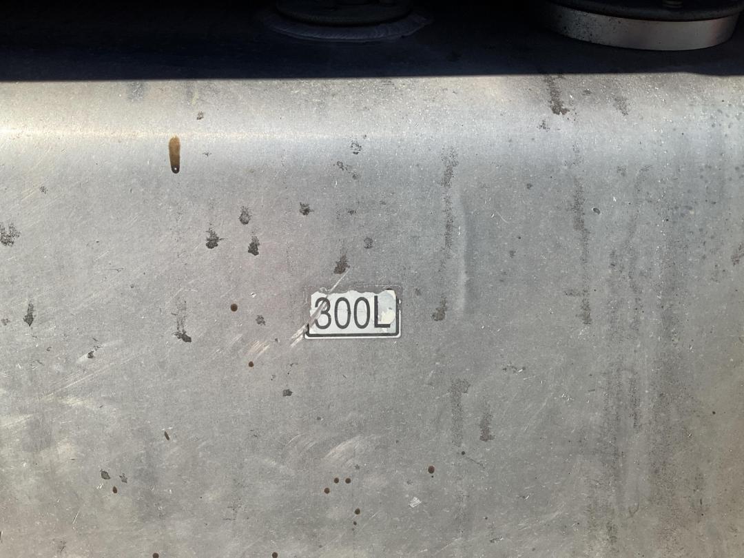 Photo '28' of Mitsubishi Fuso Fighter FU281U8 Curtainsider