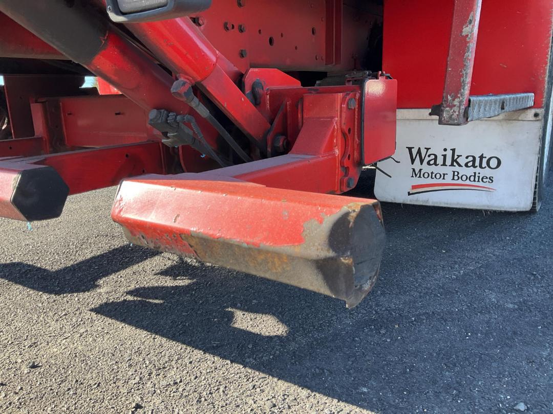 Photo '32' of Mitsubishi Fuso Fighter FU281U8 Curtainsider