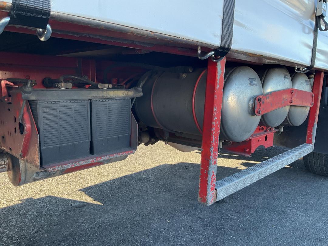 Photo '33' of Mitsubishi Fuso Fighter FU281U8 Curtainsider