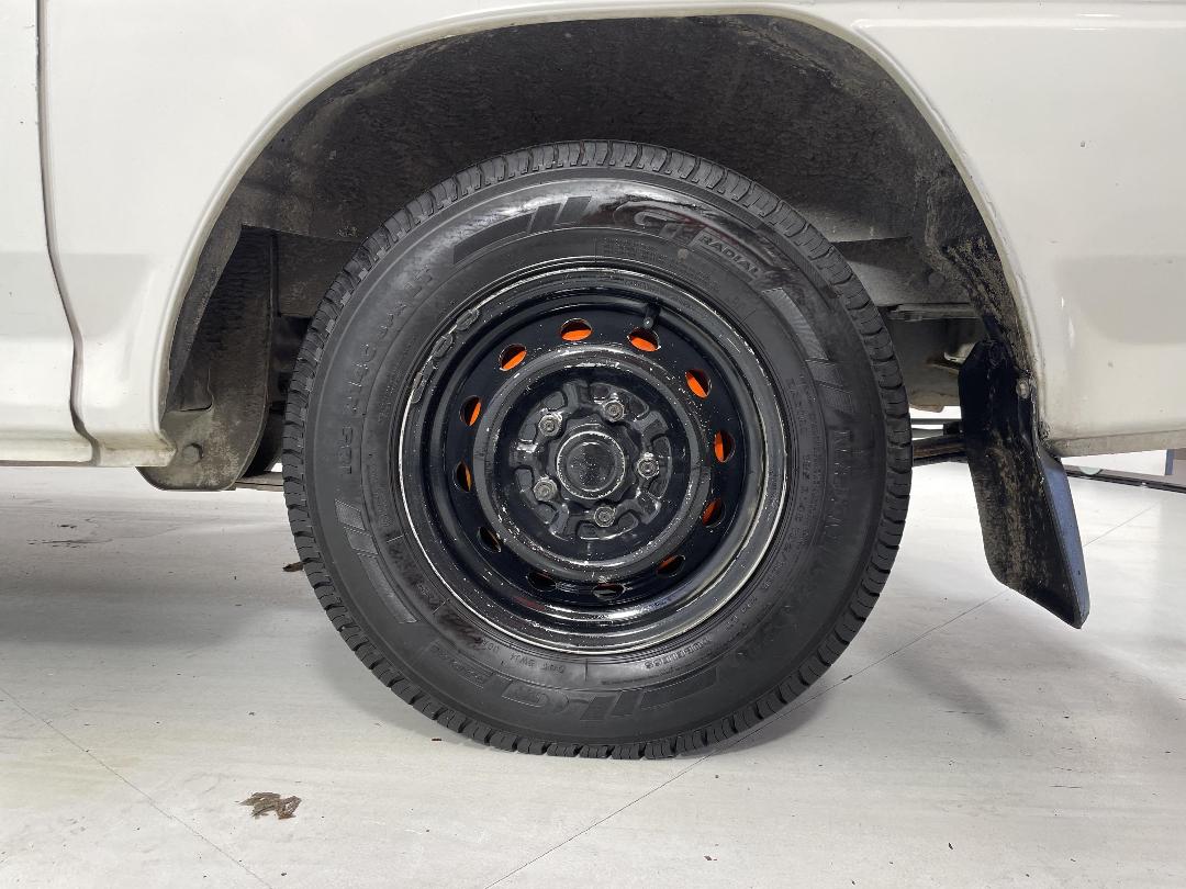 Photo '11' of Mitsubishi L300