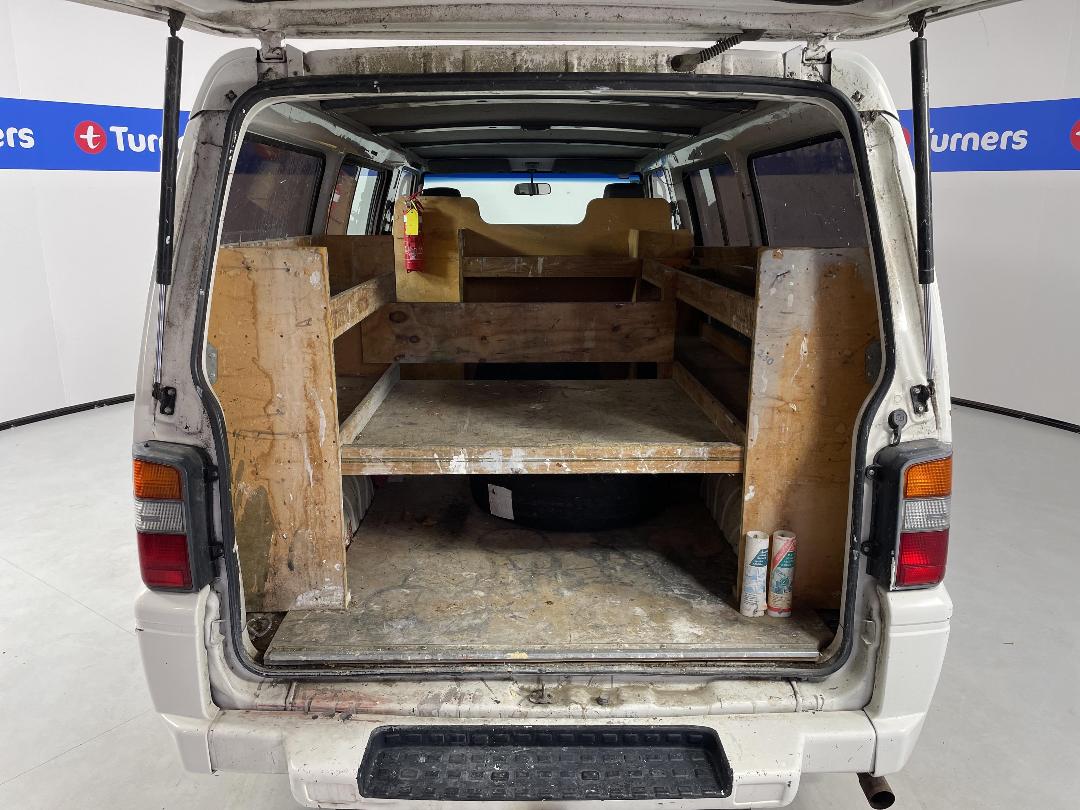 Photo '14' of Mitsubishi L300