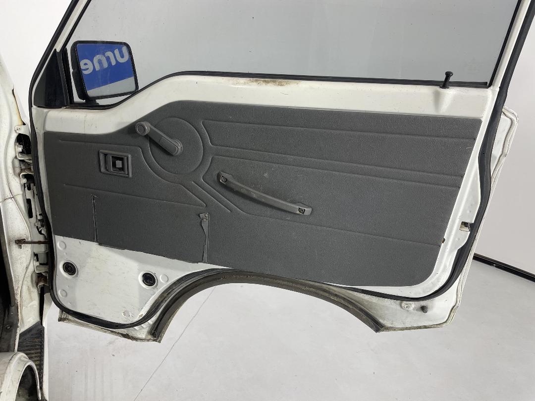 Photo '15' of Mitsubishi L300