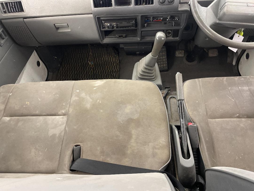 Photo '18' of Mitsubishi L300