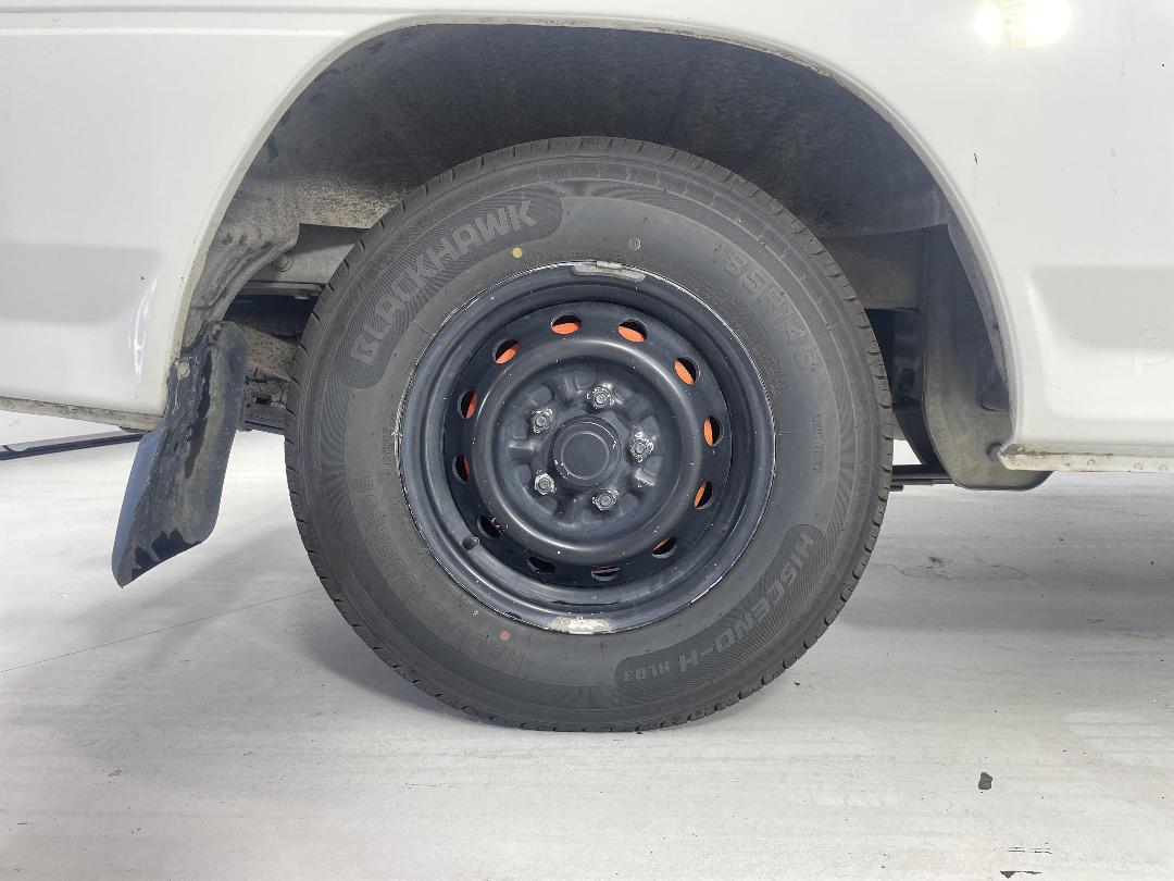 Photo '12' of Mitsubishi L300 Photo '12' of Mitsubishi L300