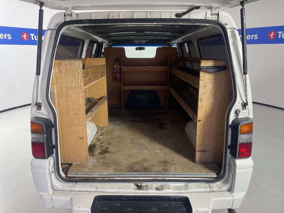 Photo '14' of Mitsubishi L300 Photo '14' of Mitsubishi L300