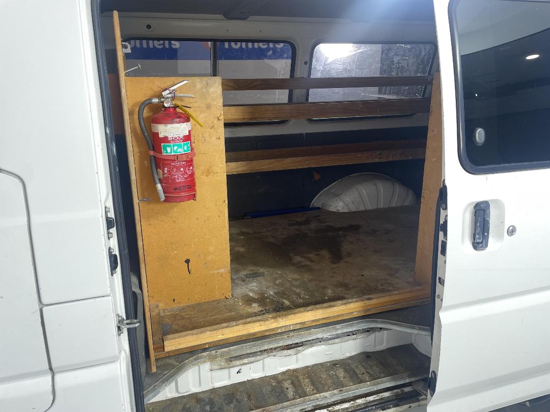 Photo '19' of Mitsubishi L300 Photo '19' of Mitsubishi L300