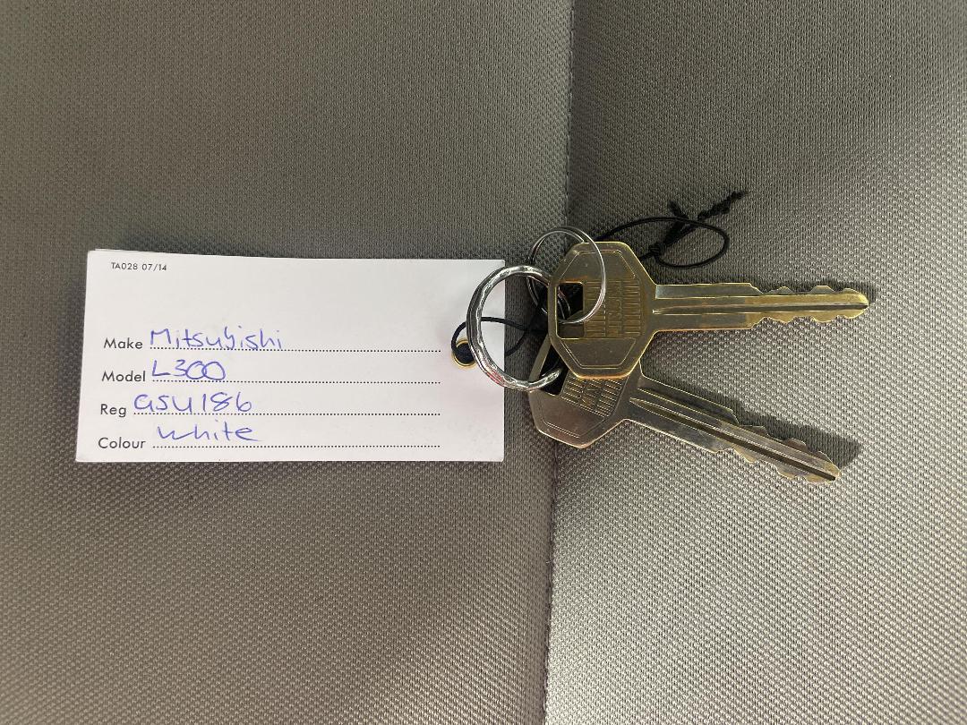 Photo '21' of Mitsubishi L300 Photo '21' of Mitsubishi L300