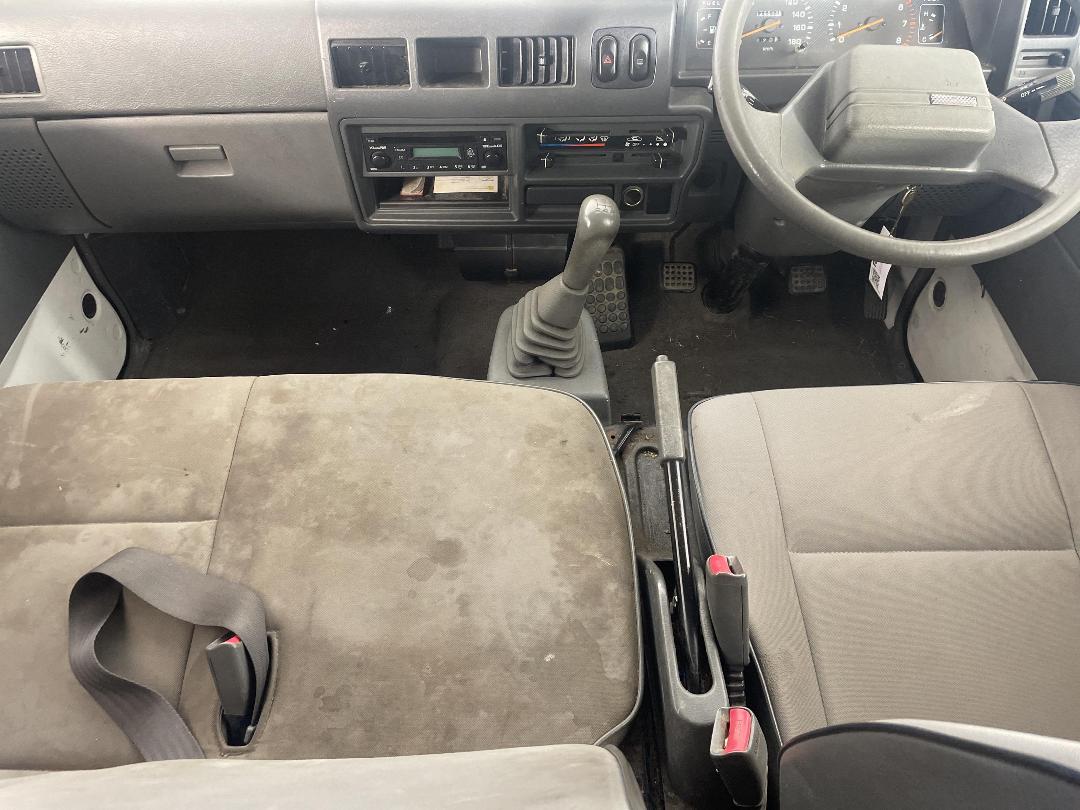 Photo '18' of Mitsubishi L300 Photo '18' of Mitsubishi L300