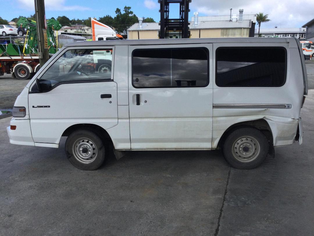 Photo '4' of Mitsubishi L300 SWB