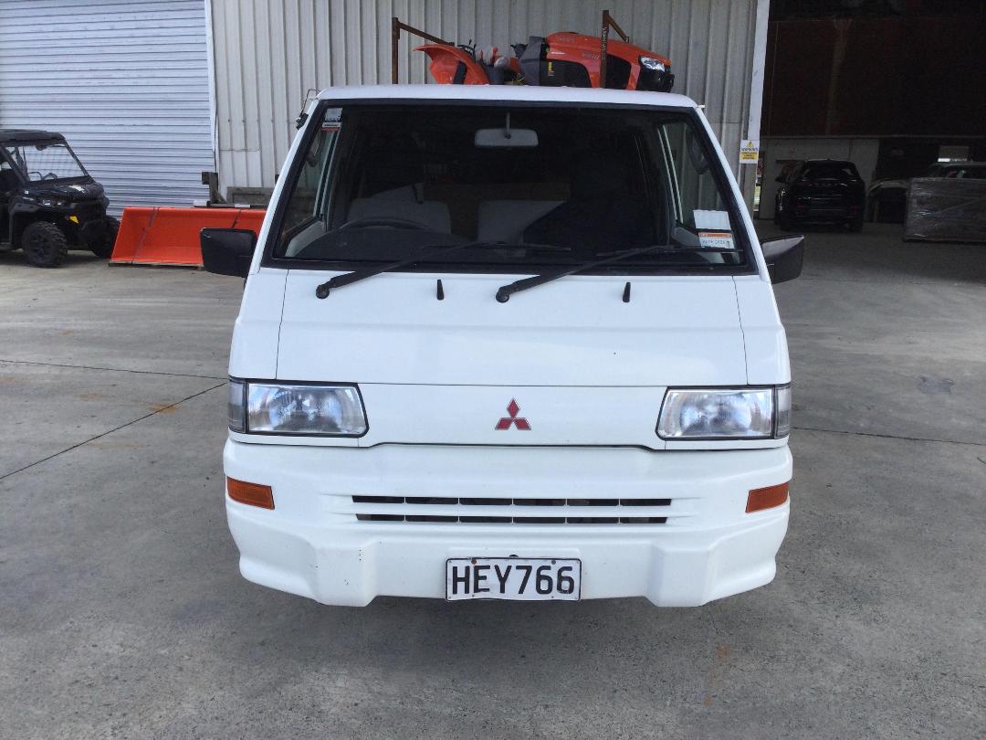 Photo '2' of Mitsubishi L300 SWB