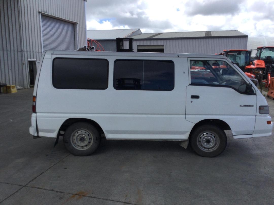 Photo '8' of Mitsubishi L300 SWB