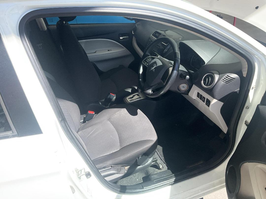 Photo '19' of Mitsubishi Mirage GLS