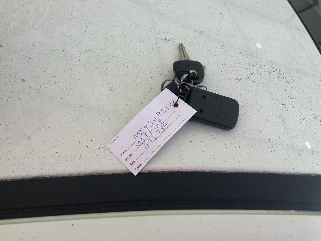 Photo '18' of Mitsubishi Mirage GLS