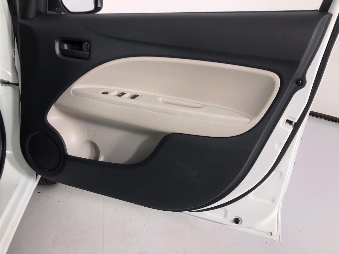 Photo '15' of Mitsubishi Mirage