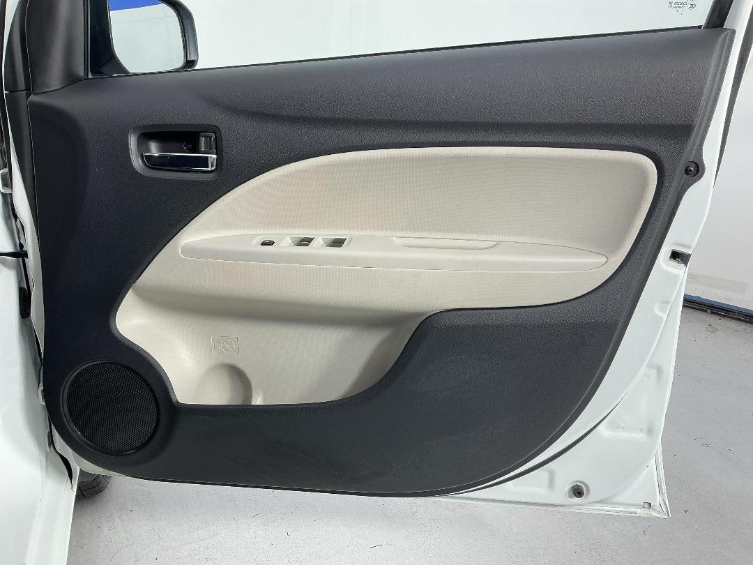 Photo '15' of Mitsubishi Mirage