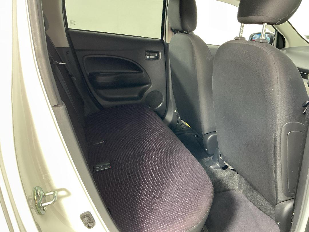 Photo '20' of Mitsubishi Mirage