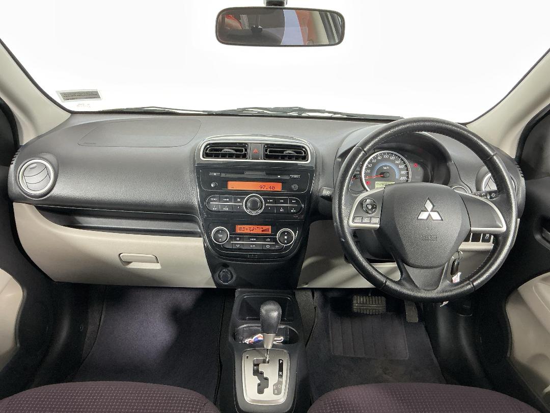 Photo '17' of Mitsubishi Mirage