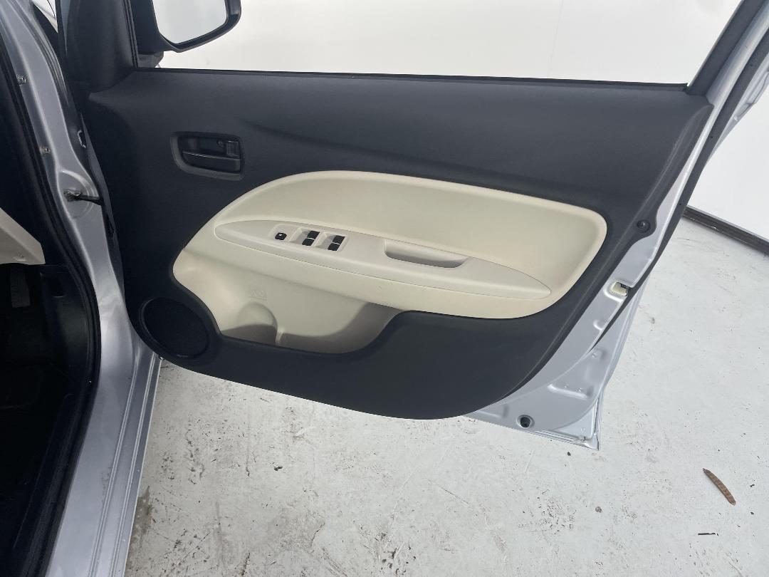 Photo '15' of Mitsubishi Mirage Photo '15' of Mitsubishi Mirage