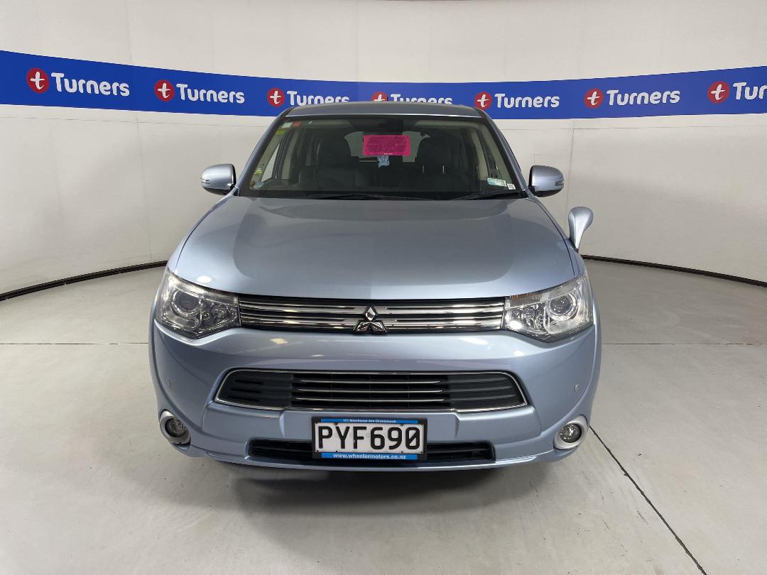 Photo '2' of Mitsubishi Outlander