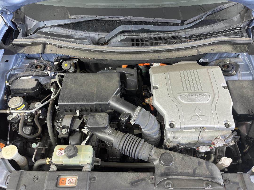 Photo '11' of Mitsubishi Outlander