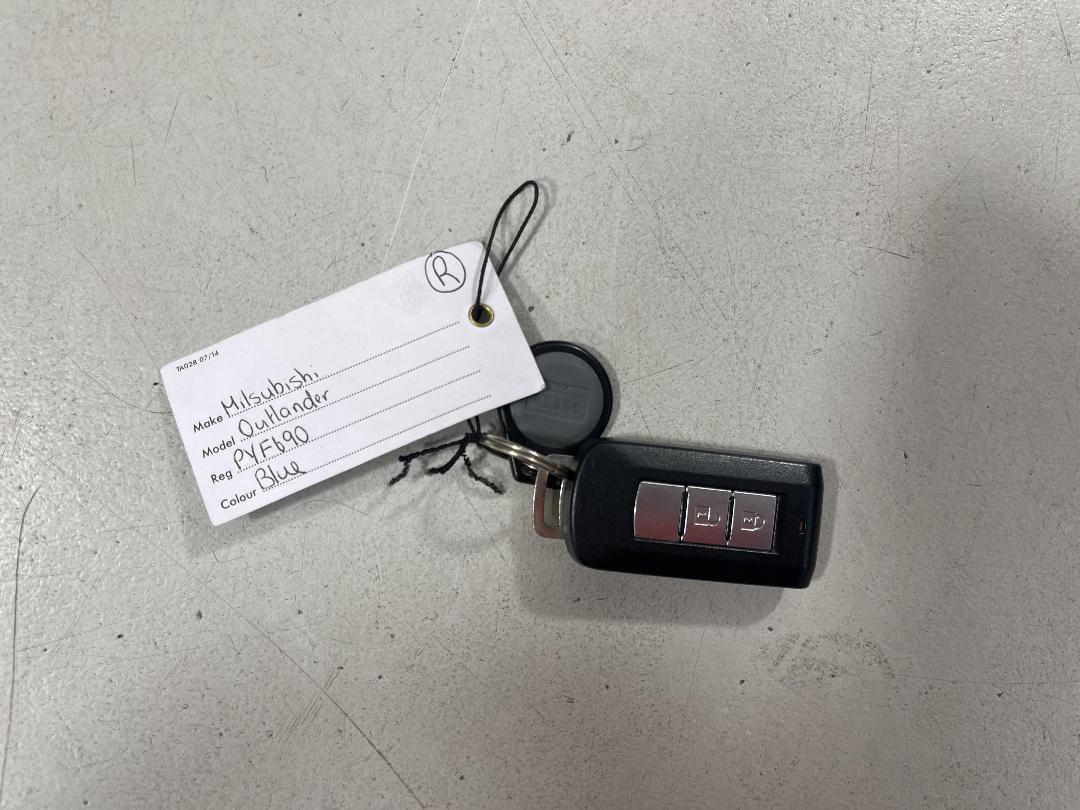 Photo '20' of Mitsubishi Outlander