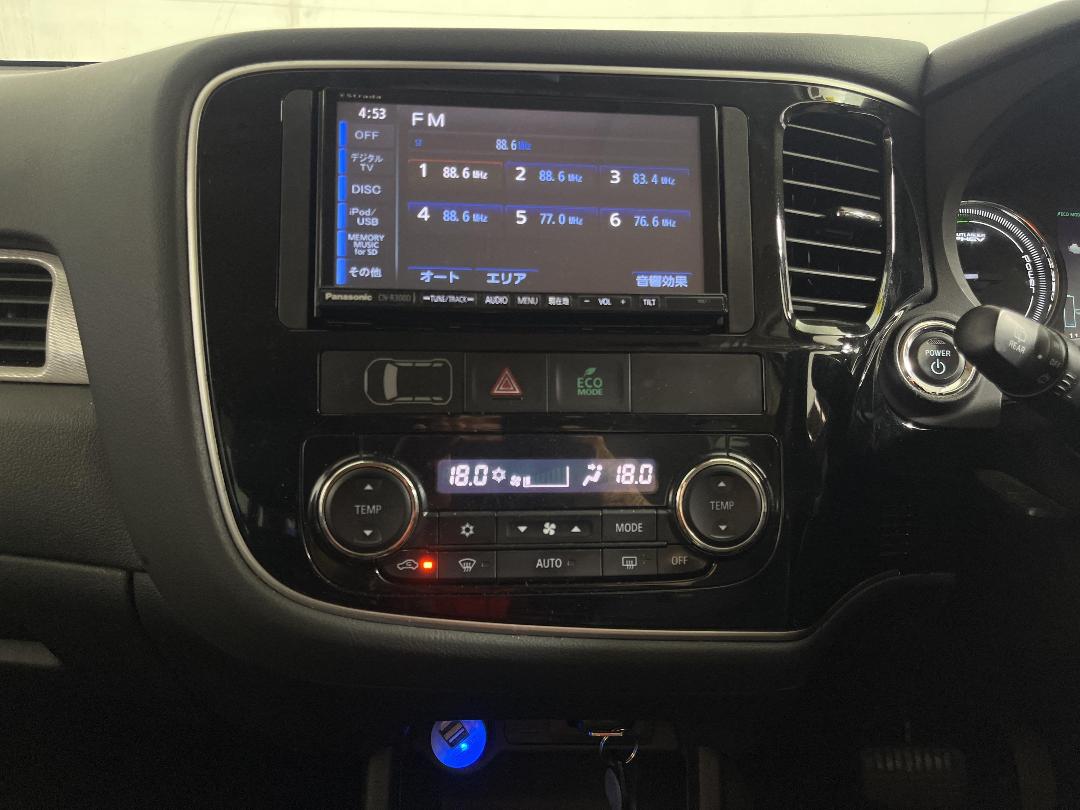 Photo '16' of Mitsubishi Outlander