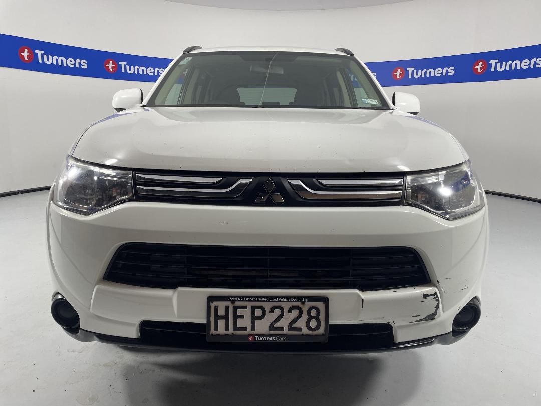 Photo '2' of Mitsubishi Outlander Photo '2' of Mitsubishi Outlander