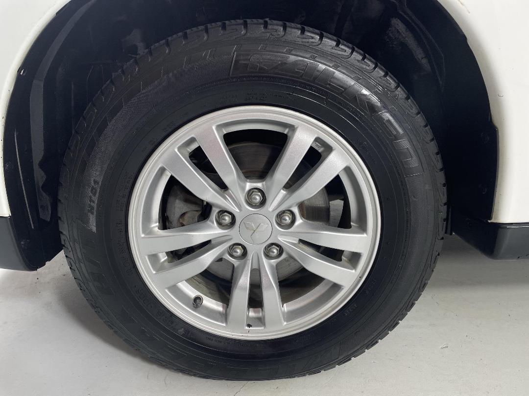 Photo '10' of Mitsubishi Outlander Photo '10' of Mitsubishi Outlander