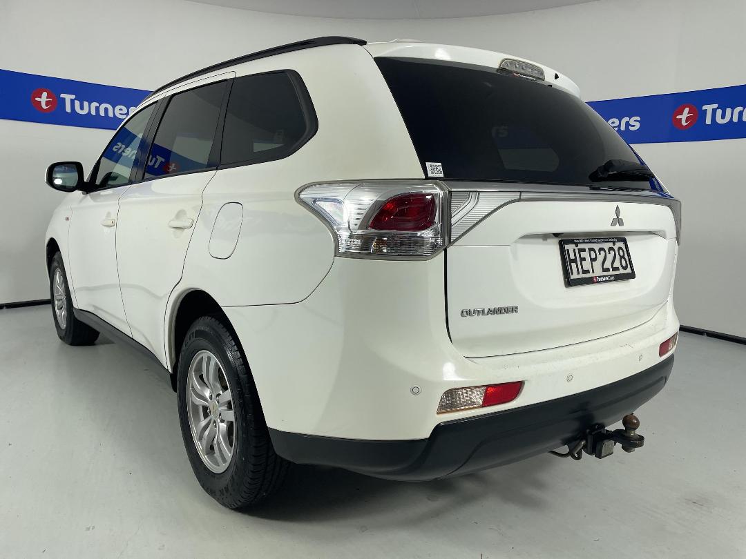 Photo '5' of Mitsubishi Outlander Photo '5' of Mitsubishi Outlander